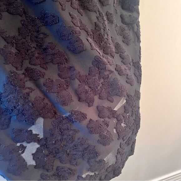 Aritzia Wilfred Black Sheer Top with Embroidered Floral Detailing Size Medium - Picture 7 of 7